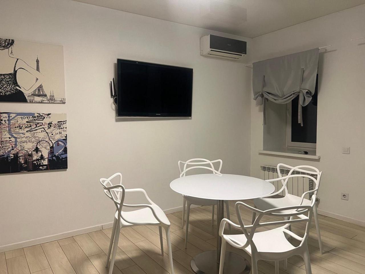 2-Room Luxury Apartment In The Center 키예프 외부 사진