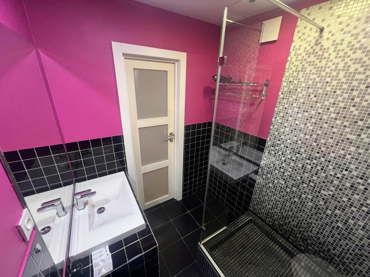 2-Room Luxury Apartment In The Center 키예프 외부 사진